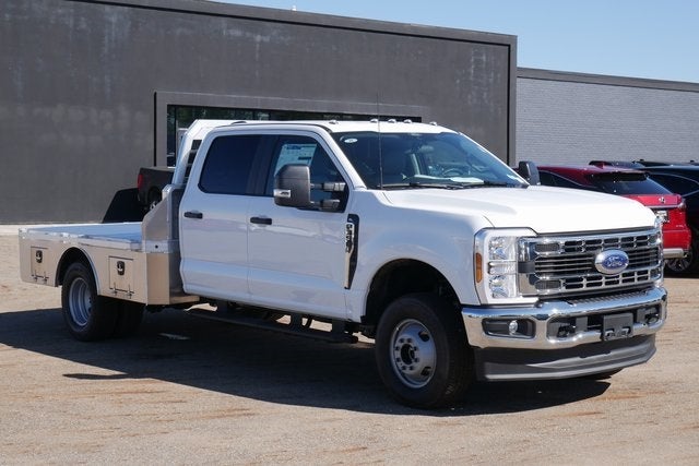 2025 Ford F-350SD XL DRW w/Hauler Body