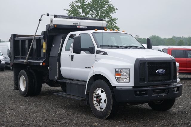 2018 Ford F-750SD Base w/Dump Body