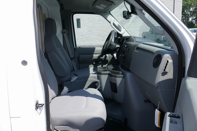 2026 Ford E-350SD Base SRW w/Aerocell CW Body