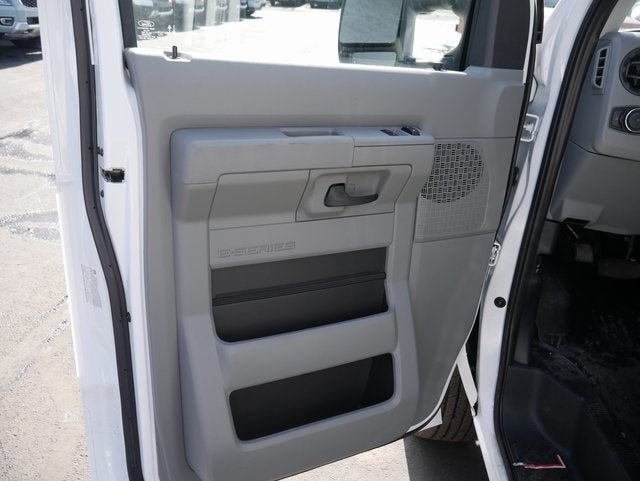 2025 Ford E-350SD Base w/Aerocell Body