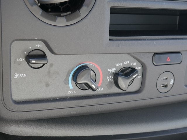 2025 Ford E-350SD Base w/Aerocell Body