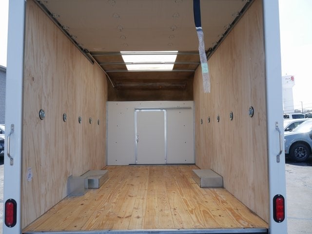 2025 Ford E-350SD Base w/Aerocell Body