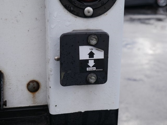 2022 Ford F-750SD Base DRW Dry Freight Body w/Sleeper