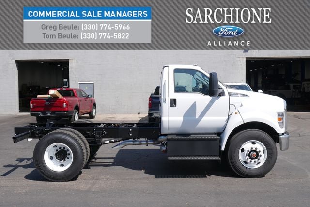 2027 Ford F-750SD Base DRW
