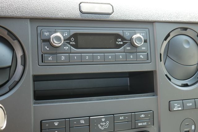 2027 Ford F-750SD Base DRW