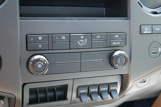 2027 Ford F-750SD Base DRW