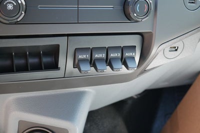 2027 Ford F-750SD Base DRW