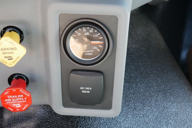 2027 Ford F-750SD Base DRW