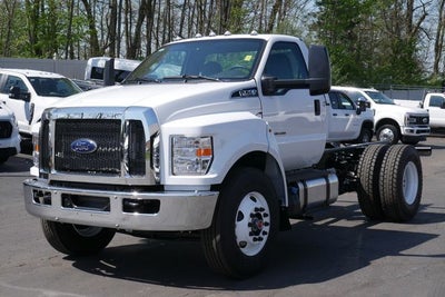 2027 Ford F-750SD Base DRW