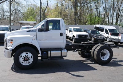 2027 Ford F-750SD Base DRW