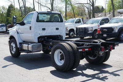 2027 Ford F-750SD Base DRW