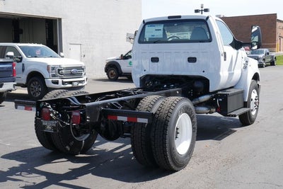 2027 Ford F-750SD Base DRW