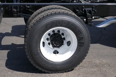 2027 Ford F-750SD Base DRW