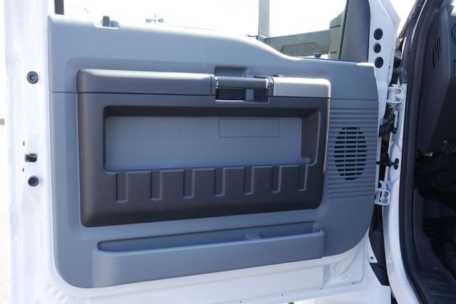 2027 Ford F-750SD Base DRW