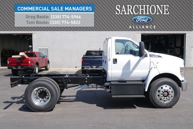 2027 Ford F-750SD Base DRW