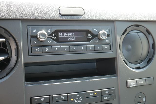 2027 Ford F-750SD Base DRW