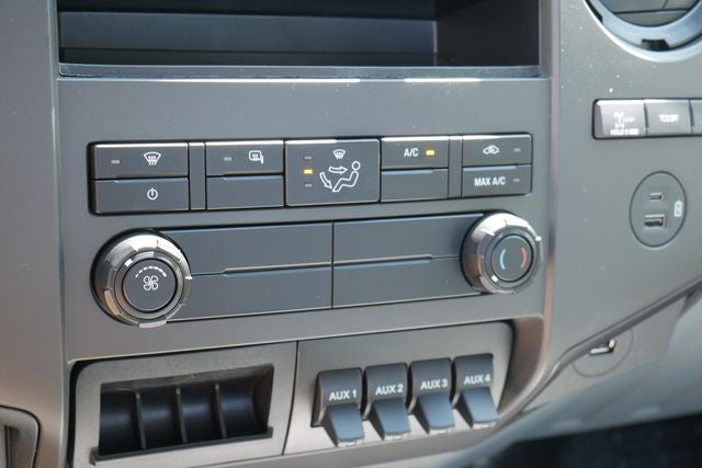 2027 Ford F-750SD Base DRW