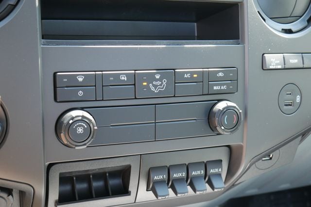 2027 Ford F-750SD Base DRW