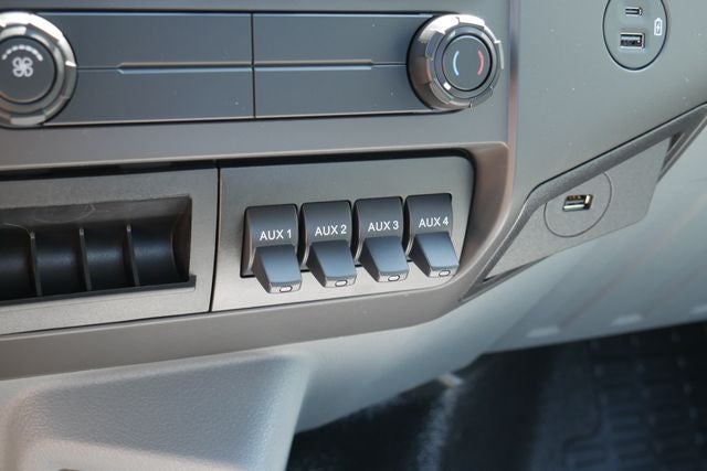 2027 Ford F-750SD Base DRW