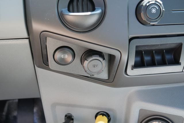 2027 Ford F-750SD Base DRW