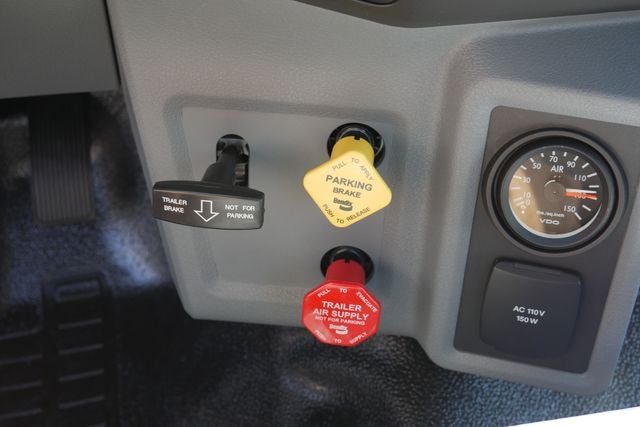 2027 Ford F-750SD Base DRW