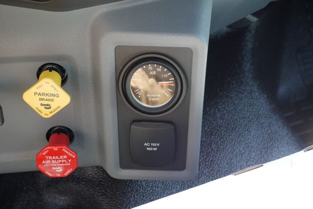 2027 Ford F-750SD Base DRW