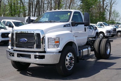 2027 Ford F-750SD Base DRW