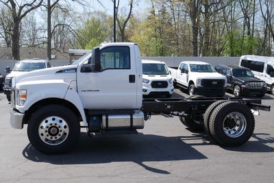2027 Ford F-750SD Base DRW