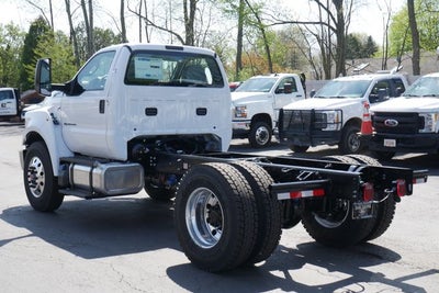 2027 Ford F-750SD Base DRW