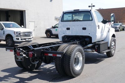 2027 Ford F-750SD Base DRW