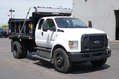 2019 Ford F-750SD Base w/Dump Bed
