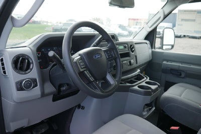2027 Ford E-450SD Base DRW w/Aerocell Body