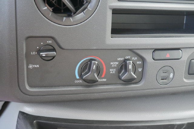 2027 Ford E-450SD Base DRW w/Aerocell Body