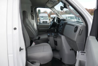 2027 Ford E-450SD Base DRW w/Aerocell Body