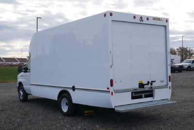 2027 Ford E-450SD Base DRW w/Aerocell Body