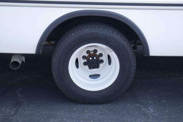 2027 Ford E-450SD Base DRW w/Aerocell Body