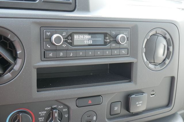 2027 Ford E-450SD Base DRW w/Aerocell Body