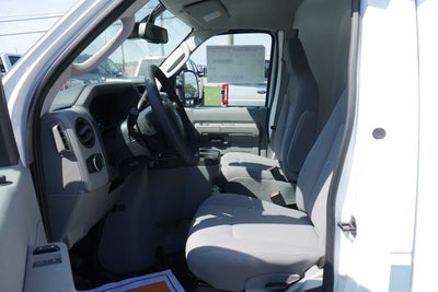 2027 Ford E-450SD Base DRW w/Aerocell Body