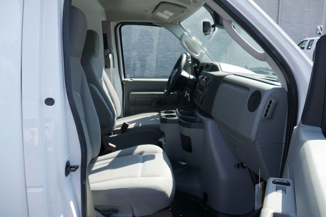 2027 Ford E-450SD Base DRW w/Aerocell Body
