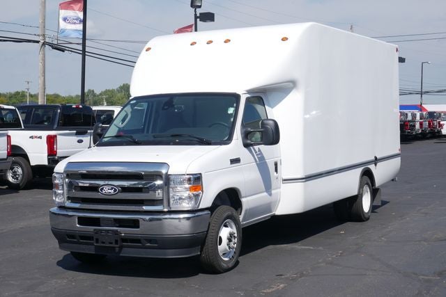 2027 Ford E-450SD Base DRW w/Aerocell Body