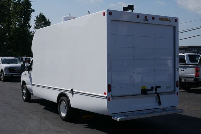 2027 Ford E-450SD Base DRW w/Aerocell Body
