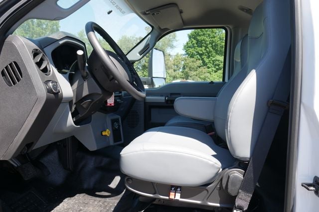 2025 Ford F-750SD Base