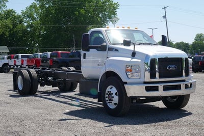 2025 Ford F-750SD Base