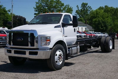 2025 Ford F-750SD Base