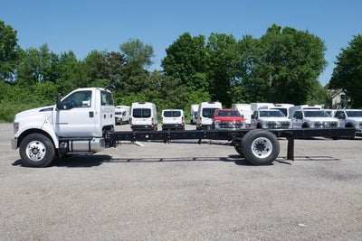 2025 Ford F-750SD Base
