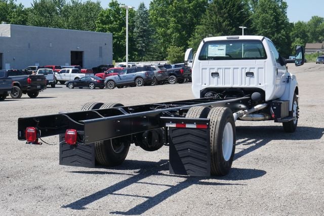 2025 Ford F-750SD Base