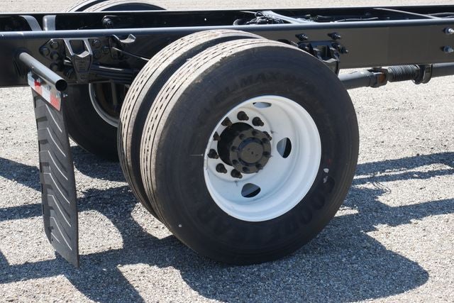2025 Ford F-750SD Base