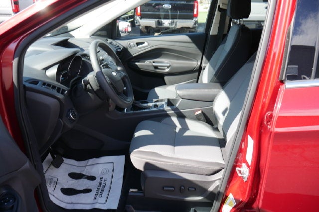 Used 2017 Ford Escape SE with VIN 1FMCU0GD3HUB27772 for sale in Alliance, OH