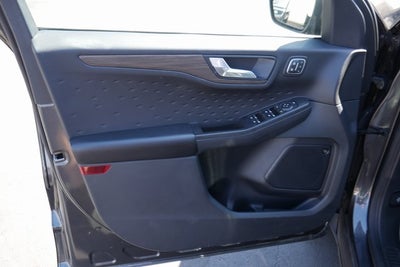 2020 Ford Escape Titanium Hybrid