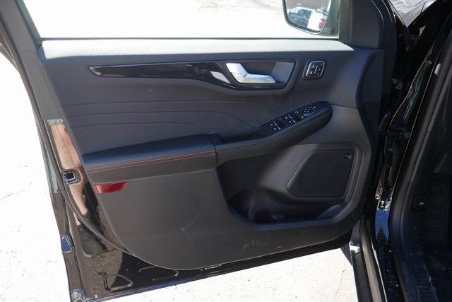 2026 Ford Escape ST-Line Elite